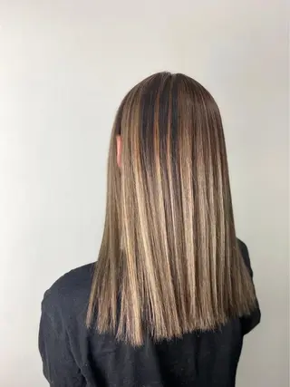 ロング メンズ ブリーチ特化型✂️ ハイトーンカラー👨のヘアスタイル