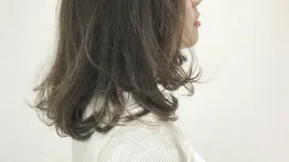 ミディアム カラー ウエモト タク ショート/レイヤーのヘアスタイル