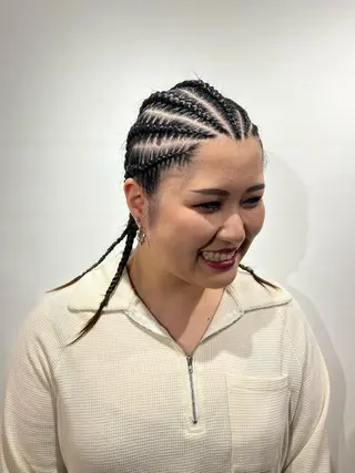 津田 莉子のヘアスタイル