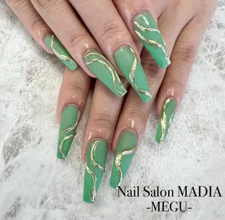 ネイル MADIA藤沢所属・MADIA MEGUのネイルデザイン