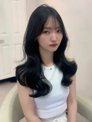 ロング 韓国ヘア レイヤーカットのヘアスタイル