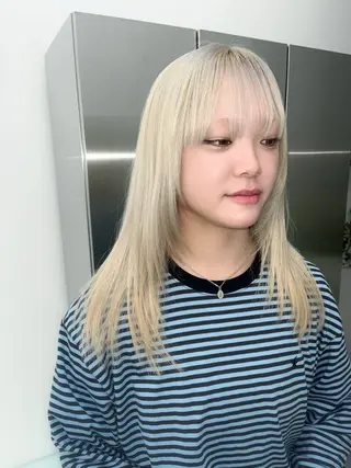 セミロング カラー kosoraベージュ ハイトーン/デザインのヘアスタイル