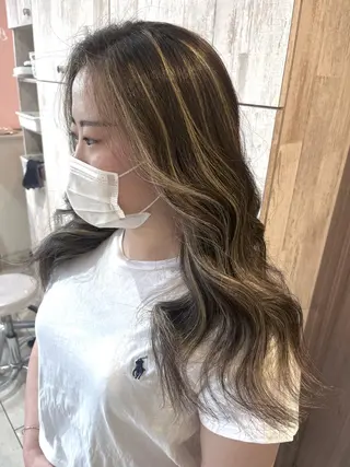 ロング カラー KANA🎀韓国 🇰🇷ハイライトのヘアスタイル