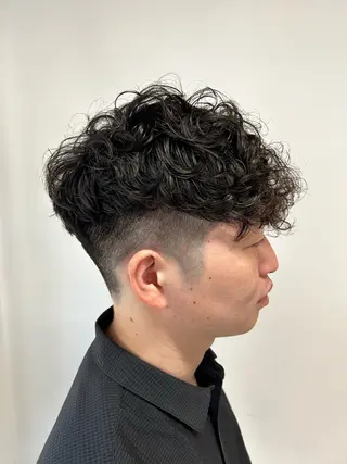 ショート パーマ メンズ 相澤 拳のヘアスタイル