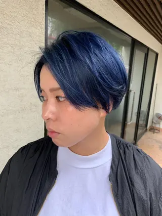 ショート カラー アブアイ所属・艶髪・酸性ストレート フリツのヘアスタイル