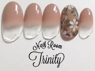 ネイル Trinity staffのネイルデザイン