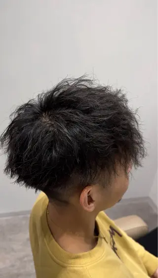 パーマ メンズ メンズ特化 秋本晴紀のヘアスタイル