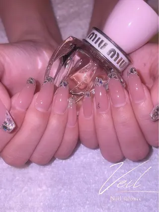 ネイル nail salon veil所属・岡嶋 伊織📍京橋徒歩1分のネイルデザイン