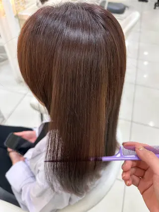 セミロング カラー 伊佐 愛のヘアスタイル