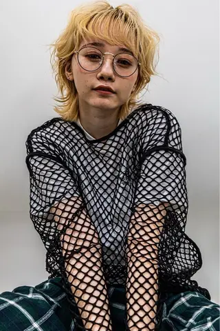 ミディアム 山下恋佳/矢場町/ ブリーチ/ショートのヘアスタイル