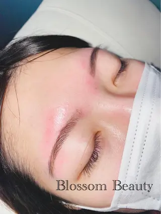 アイブロウ Blossom Beauty aoiのマツエク・マツパデザイン