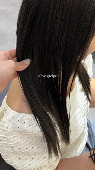 セミロング ブリーチなしカラー /ベージュカラーのヘアスタイル