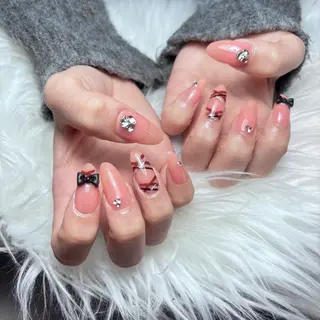 ネイル T. Leeのネイルデザイン