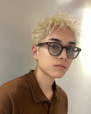 ショート メンズ ⭐ハイトーンブリーチ ミルクティーピンクのヘアスタイル