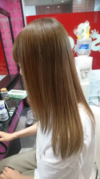 ロング カラー 横山 千春のヘアスタイル