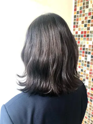 ミディアム 岩谷 愛依のヘアスタイル