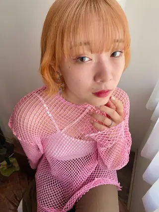 ショート カラー 梅田ハイトーン チダ ヒナノのヘアスタイル