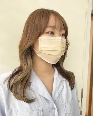 ミディアム カラー 韓国ヘア顔周りカット 艶髪ベージュtamaのヘアスタイル