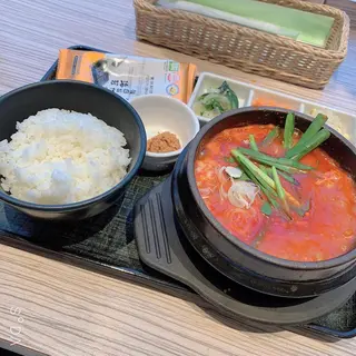 マツエク・マツパ sara 荒井店のヘアスタイル