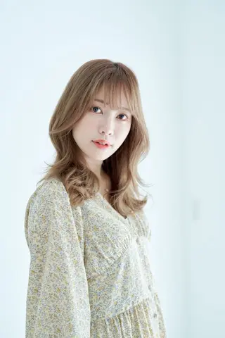セミロング カラー FORTE MiLA 新居尚志のヘアスタイル