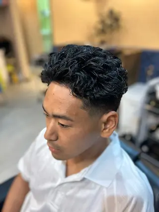 ショート パーマ メンズ THEBARBER TEN所属・伊禮 海凪のヘアスタイル