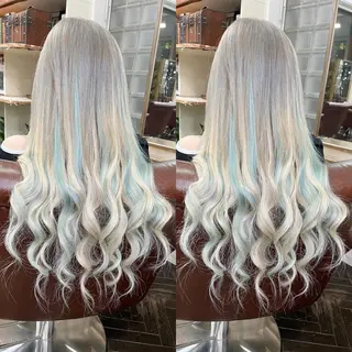 ロング カラー モモカ/ハイトーン /バレイヤージュのヘアスタイル