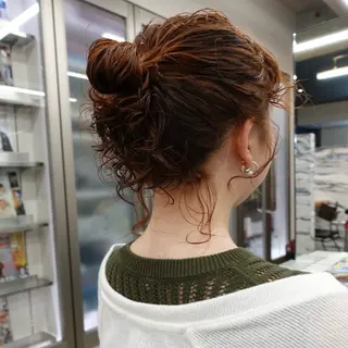 セミロング パーマ ヘアアレンジ 🌐サトウ リョウ🌐のヘアスタイル