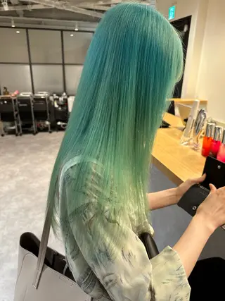 セミロング カラー デザインカラー ダイチのヘアスタイル