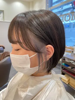 ショート カラー Amour なぐらのヘアスタイル