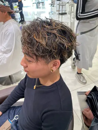 パーマ メンズ 【メンズパーマ✨️ フェザーパーマ】岩城のヘアスタイル