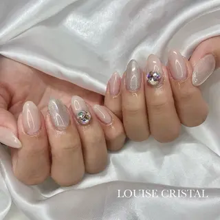 ネイル LOUISE CRYSTALのネイルデザイン