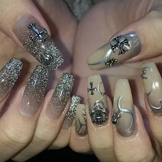 ネイル kana/モード ・グランジ⛓🎼のネイルデザイン