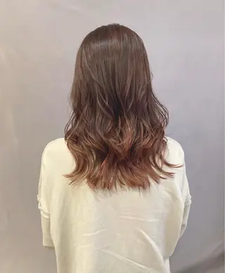 セミロング カラー 宮原 佳苗のヘアスタイル