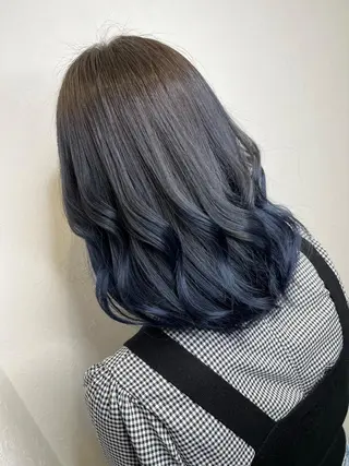 セミロング 上山 菜緒のヘアスタイル