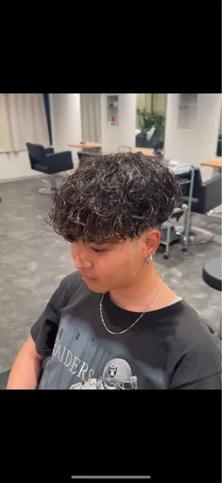 ミディアム パーマ メンズ Arca所属・メンズパーマ特化 美容師kouyaのヘアスタイル