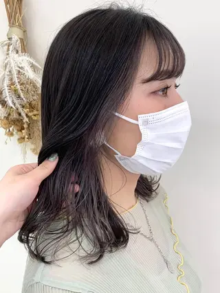 ミディアム 赤みオフの透明感職人 /ケア重視の美髪施術のヘアスタイル