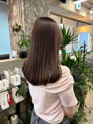 セミロング カラー パーマ タケデ スズカのヘアスタイル