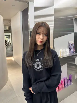 セミロング カラー MIES amane(アマネ)のヘアスタイル