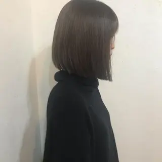 ミディアム カラー 柳原 実央のヘアスタイル