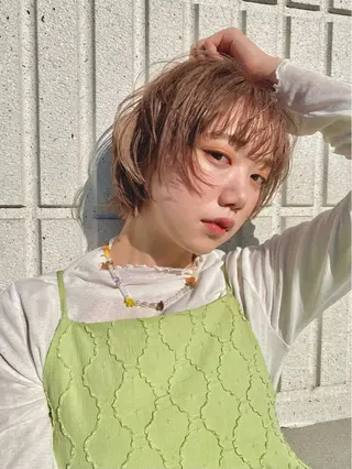 ショート 垢抜け/レイヤー/ ハイトーン/アスナのヘアスタイル