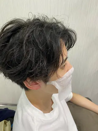 ミディアム カラー特化 横川　翔希のヘアスタイル