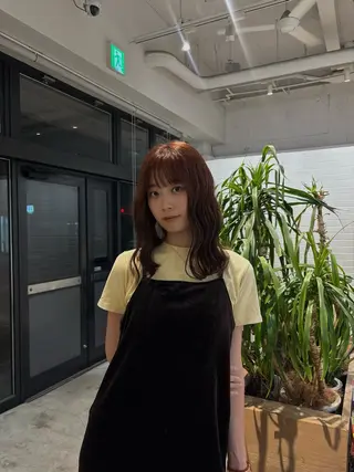 セミロング カラー NILLU塚本店所属・來生 きおのヘアスタイル