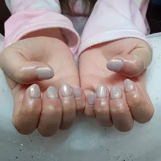 ネイル 金井 奈々のネイルデザイン