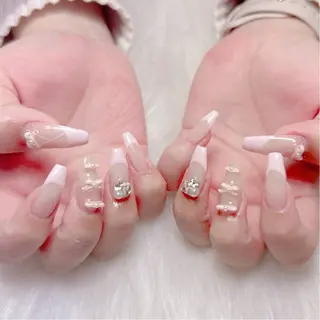 ネイル Mari 🎀六月移転のネイルデザイン