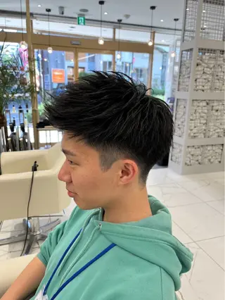 メンズ 里見 愛梨のヘアスタイル