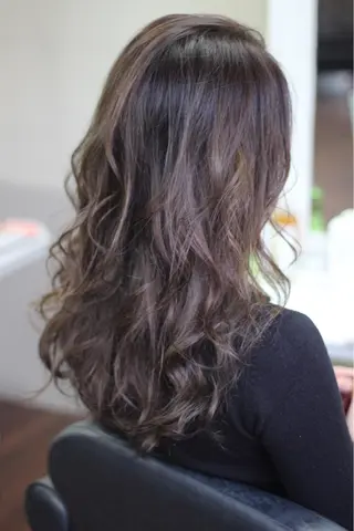 ロング カラー パーマ 成松 勇治のヘアスタイル