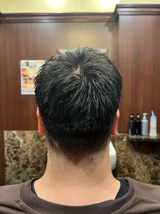 ショート ヒロ銀座バーバーショップ丸の内所属・秋山 琳太のヘアスタイル