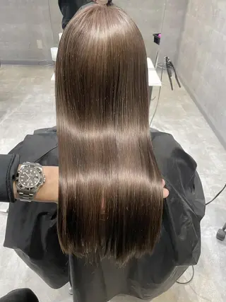 セミロング ＿WHITE鳳店 アンダーバーホワイトのヘアスタイル