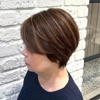 ショート カラー 秋山 達乃進のヘアスタイル