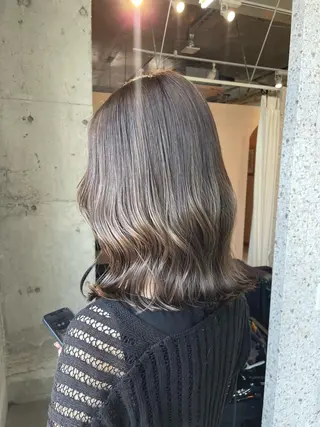 ミディアム カラー lani hair salon所属・SHOTO ハイトー ン/デザインカラーのヘアスタイル